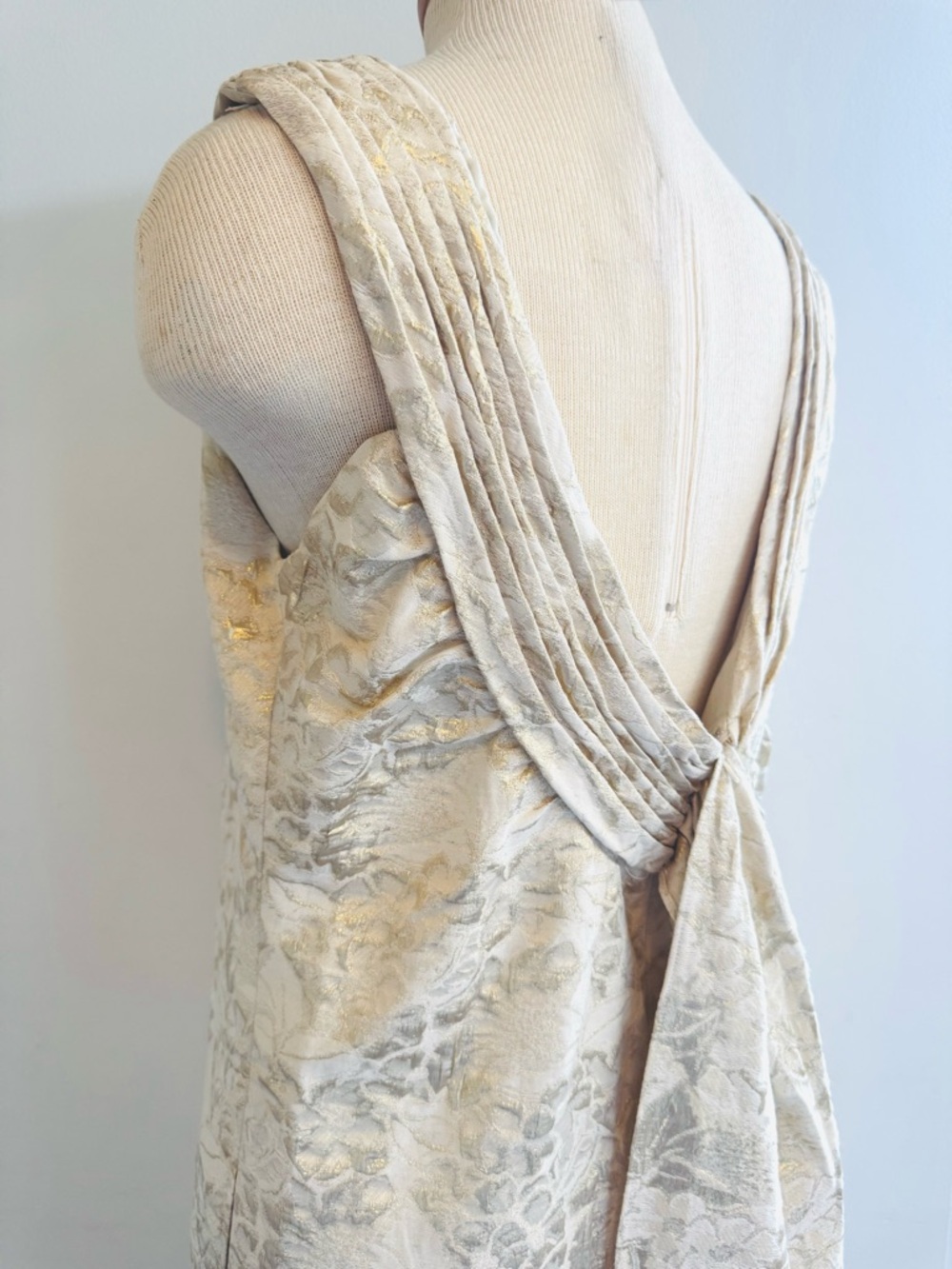Vera Wang Cream and Gold Brocade Dress